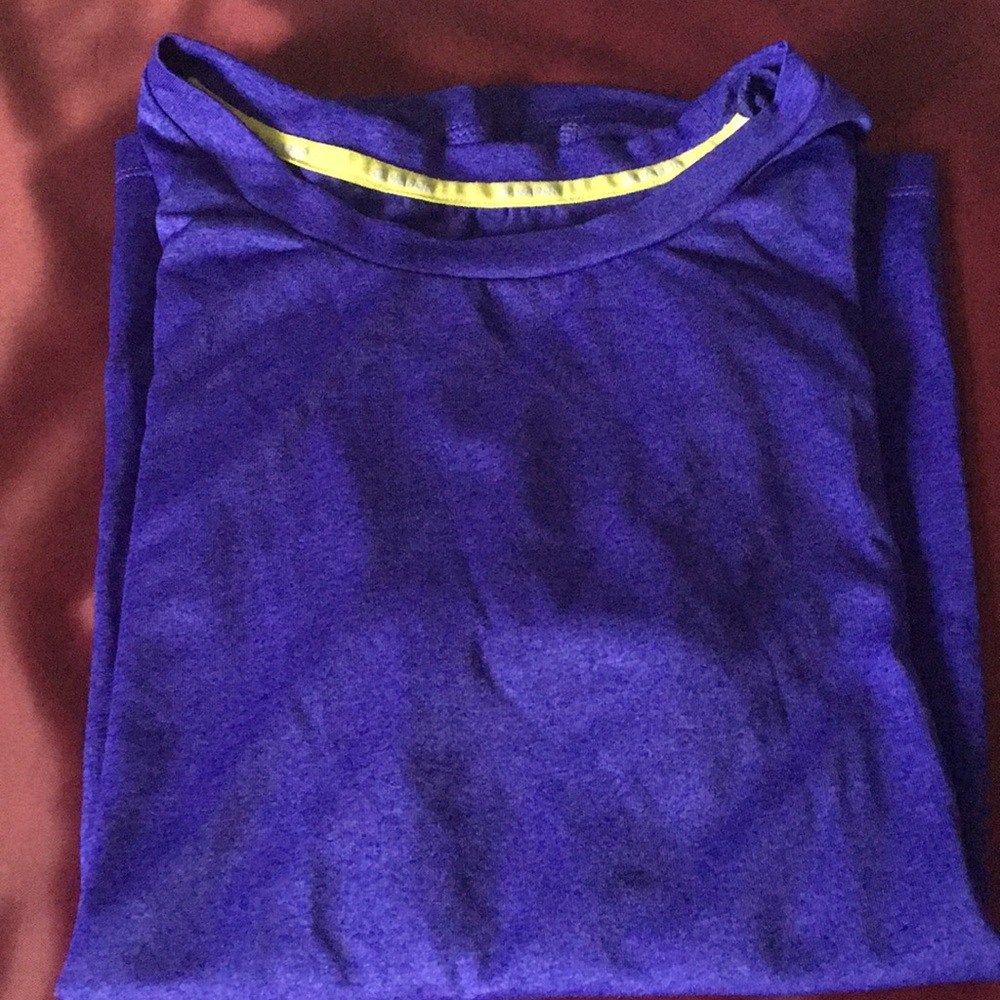 Athletic shirt